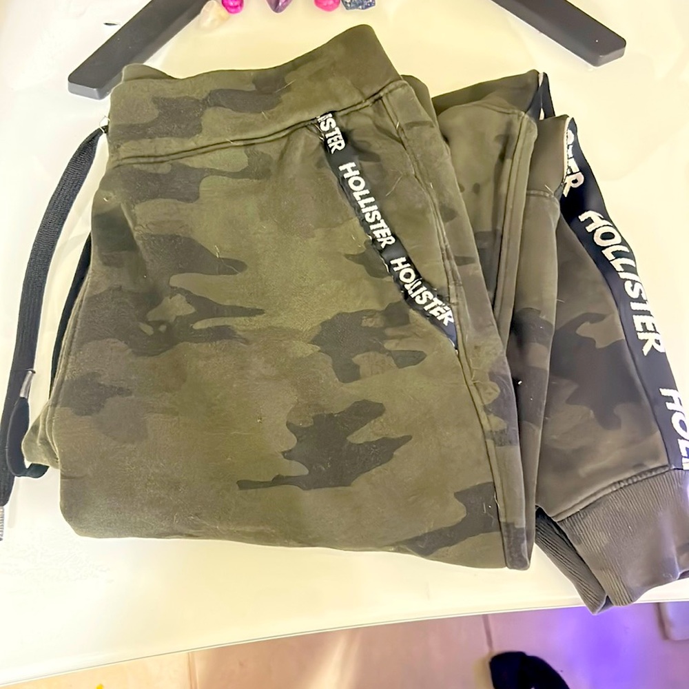 Hollister camo sweat pants